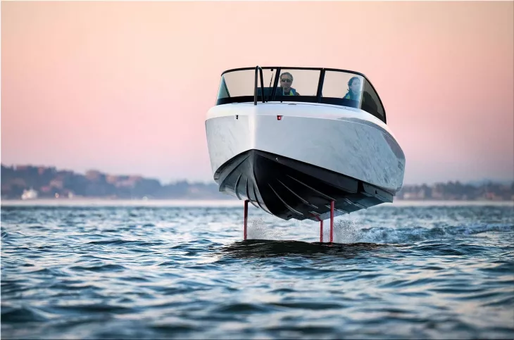 Candela C-8 Open Daycruiser: The Cutting Edge of Electric Boating